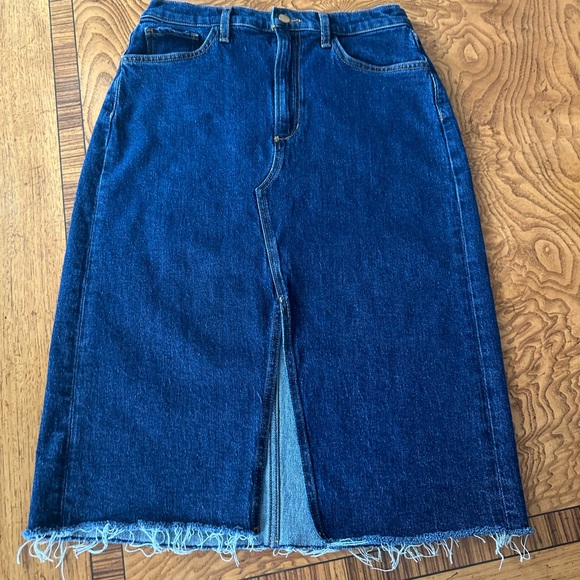 Joe's Jeans The Joplin First Step Dark Blue Pencil Skirt. Size 28. - Picture 2 of 6